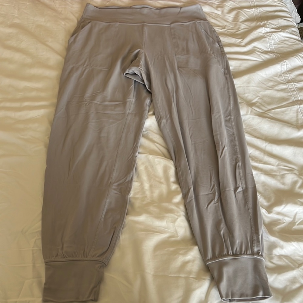 LIKE NEW lululemon align joggers (light purple)